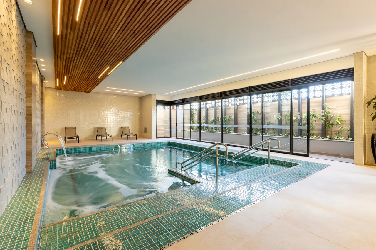 Spa com piscina aquecida do Euro Garden Spa com piscina aquecida do Euro Garden