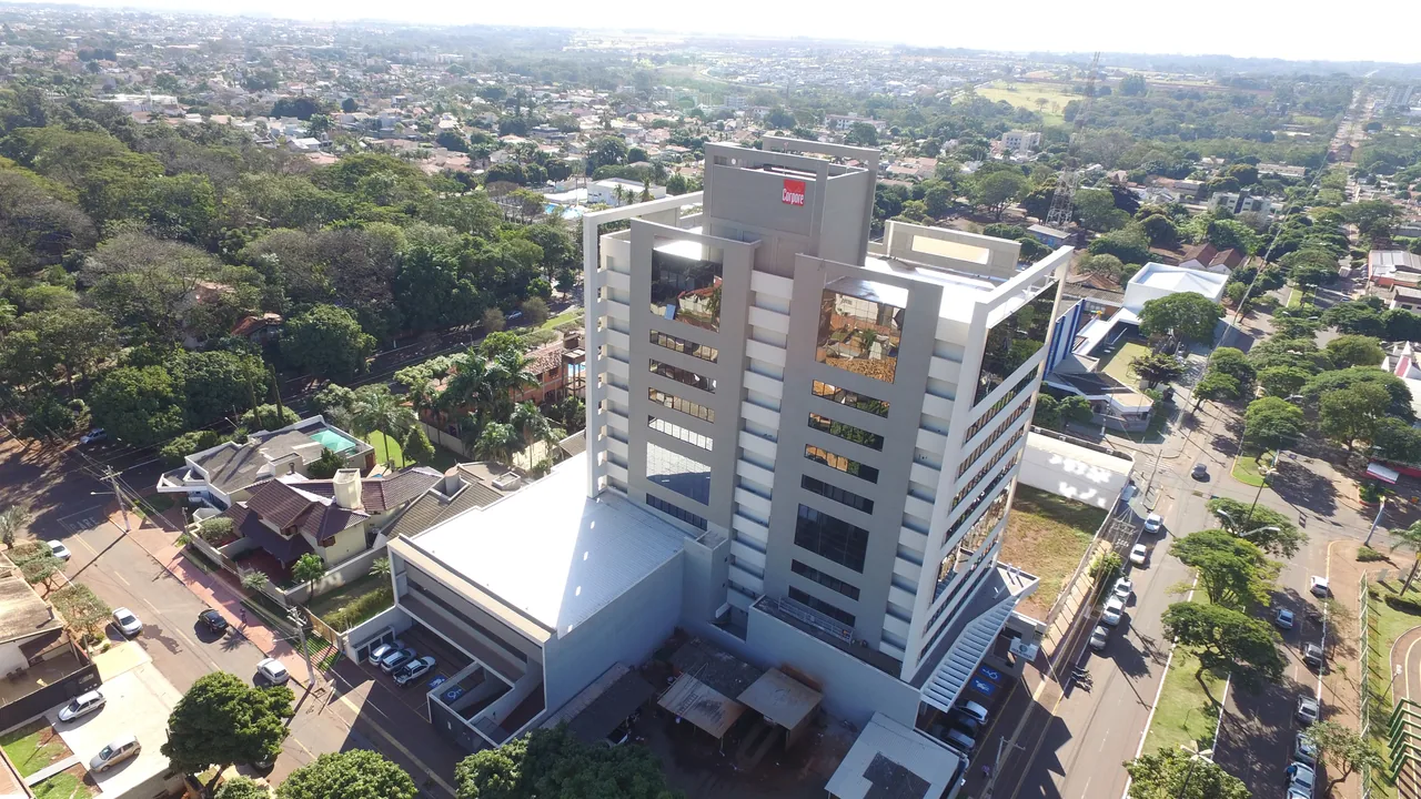 Vista aérea do Dourados Medical Center no Centro de Dourados