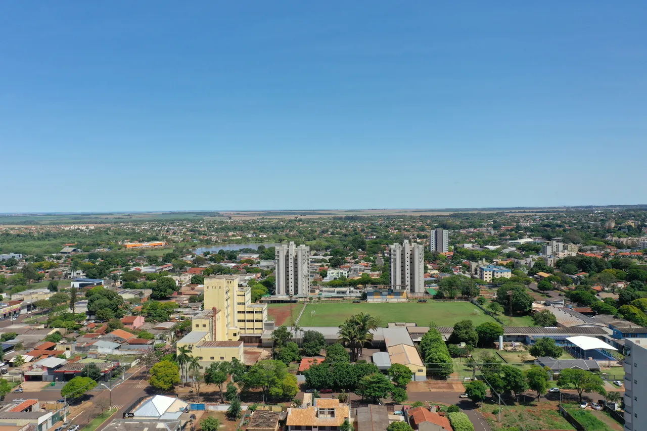 Vista para os bairros de Dourados a partir do Phenom