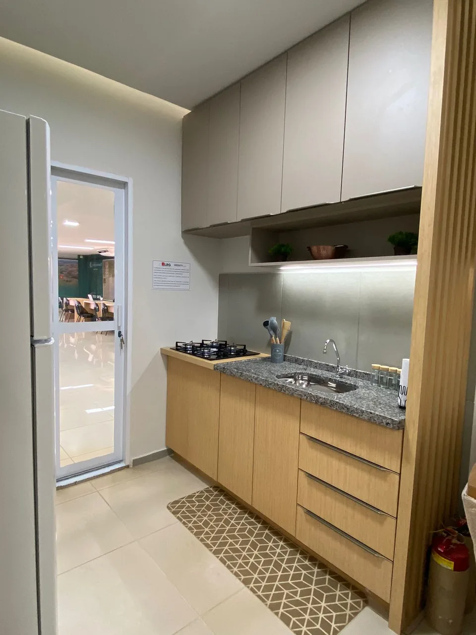 Cozinha planejada da casa decorada do Residencial Portal do Sol